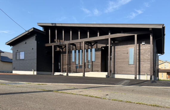 【施工事例】古きよきアメリカンカフェ風平屋｜大野市で店舗併用住宅なら中村工務店